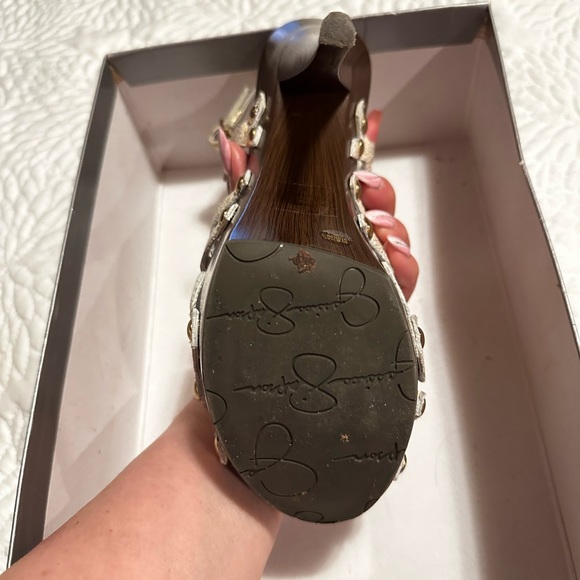 Sandals - Picture 3 of 4